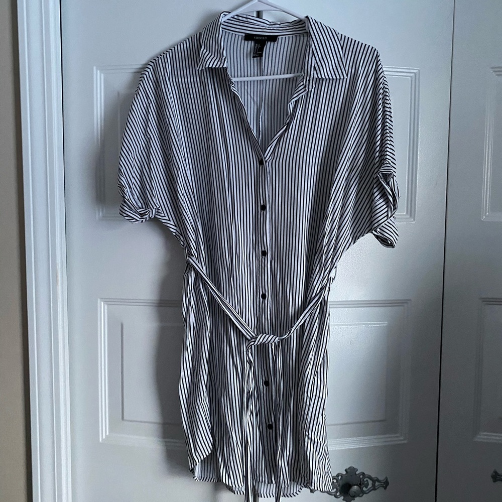 NEVER WORN pinstripe button down f21 dress